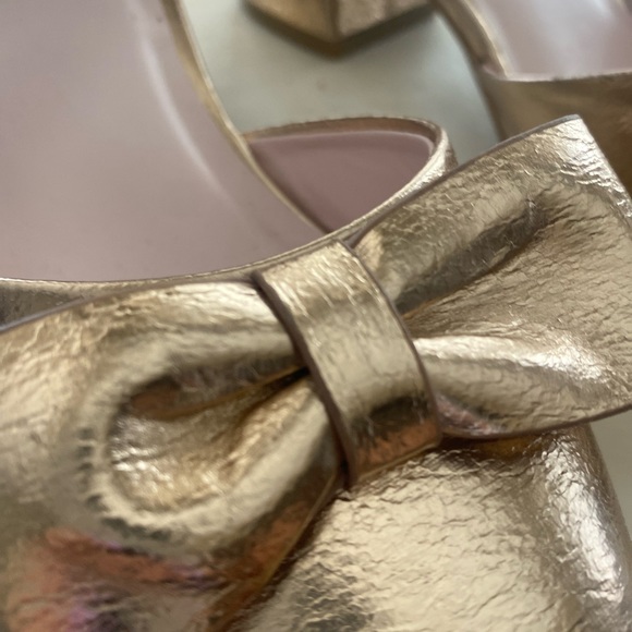 Girls bow gold shoes . Nordstrom aize 5 adult - Picture 12 of 16